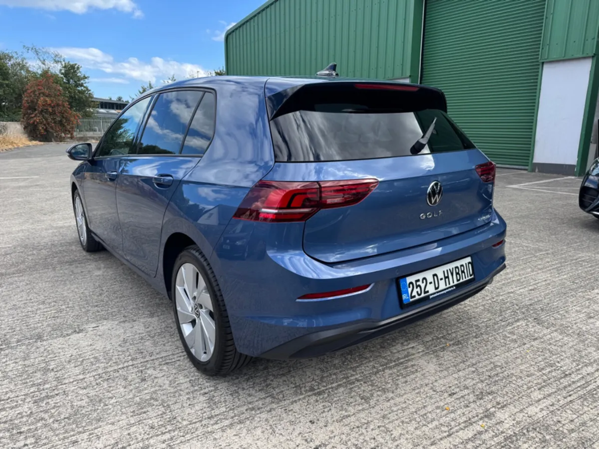 Volkswagen Golf MATCH PHEV S-A DSG - Image 4