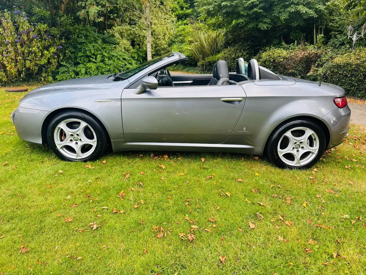 Alfa Romeo Spider 2,2 JTS  Stunning Cabrio Low VRT - Image 6