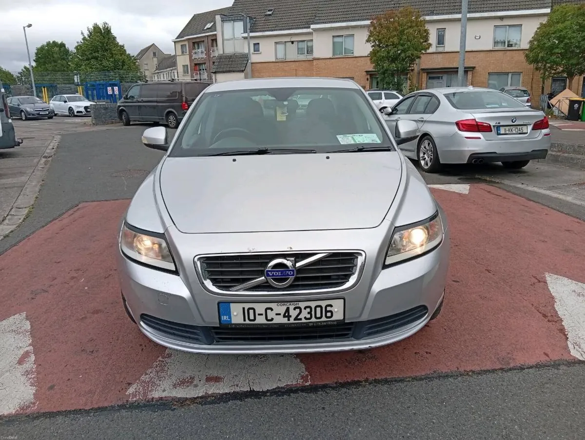 Volvo S40 - Image 2