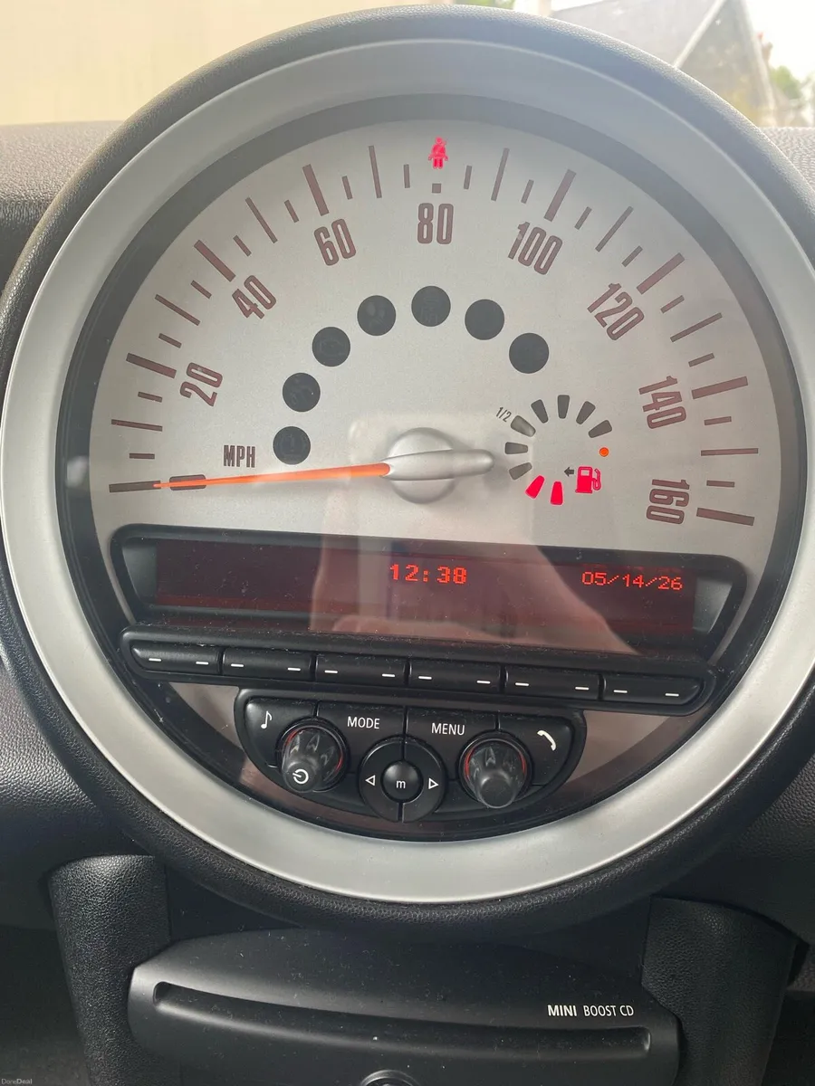 2011 Mini Cooper 1.6L low kms - Image 5