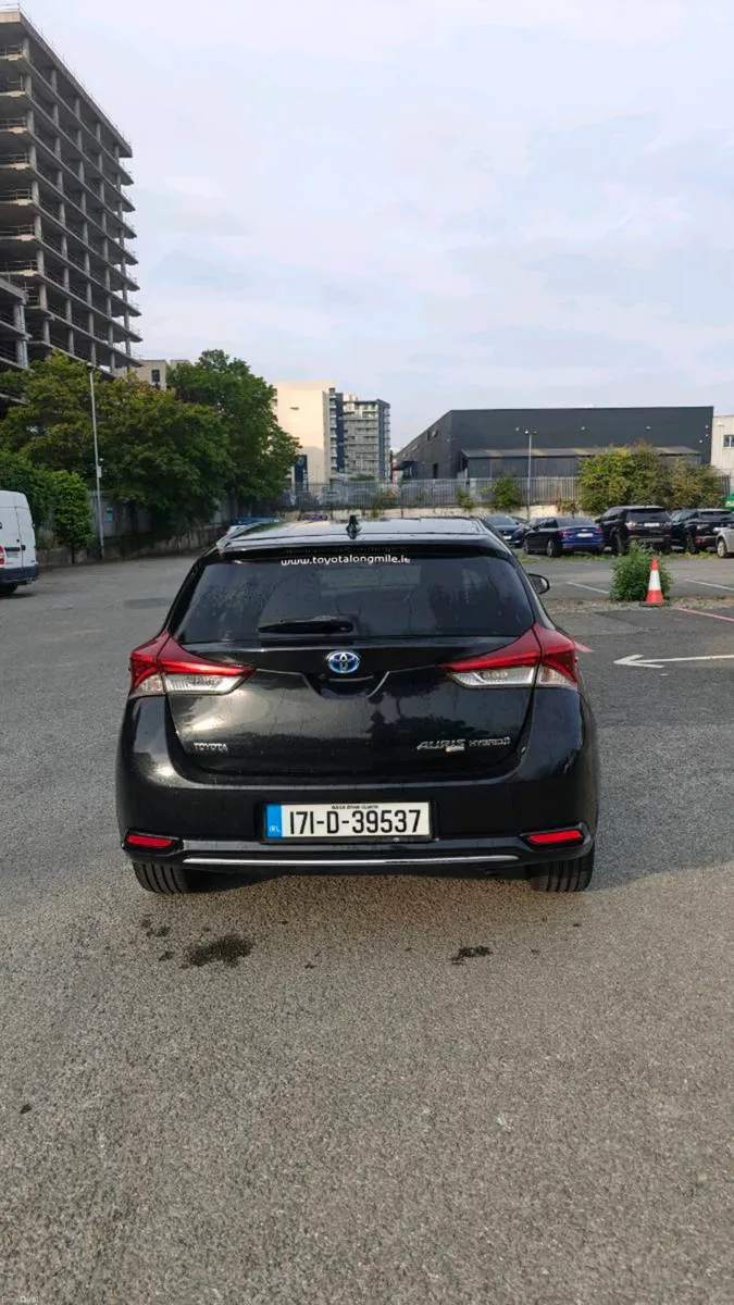 Toyota Auris Hybrid Sol - Image 6