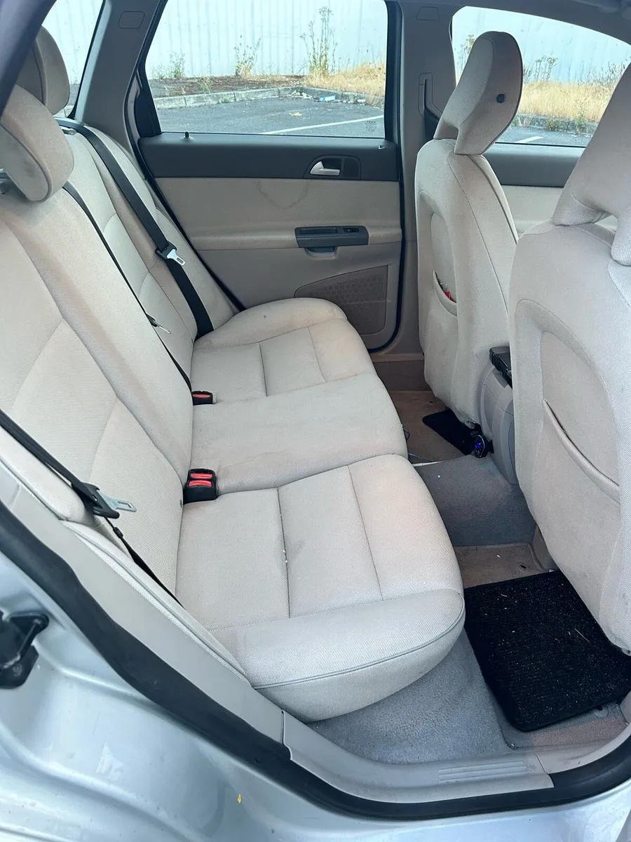 2011 Volvo V50 - Image 6