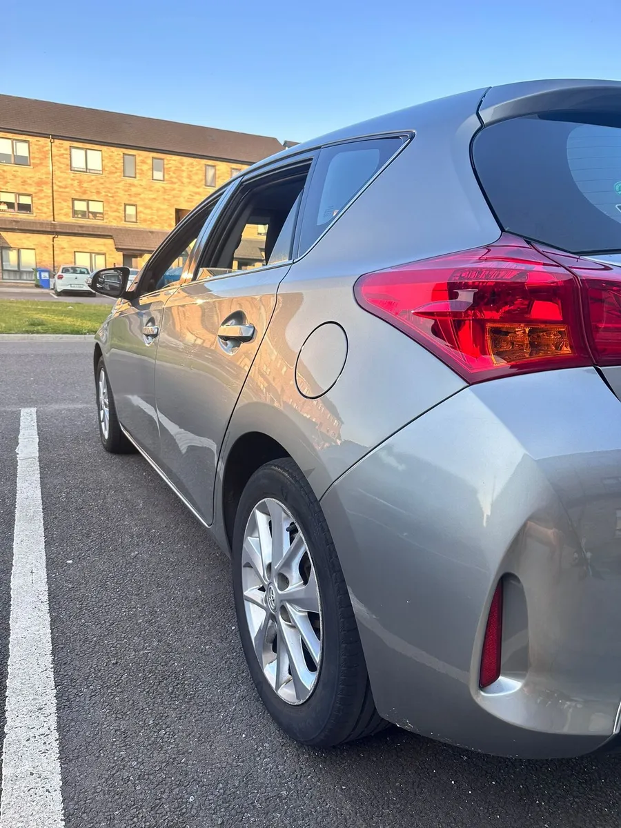 Car - Image 3