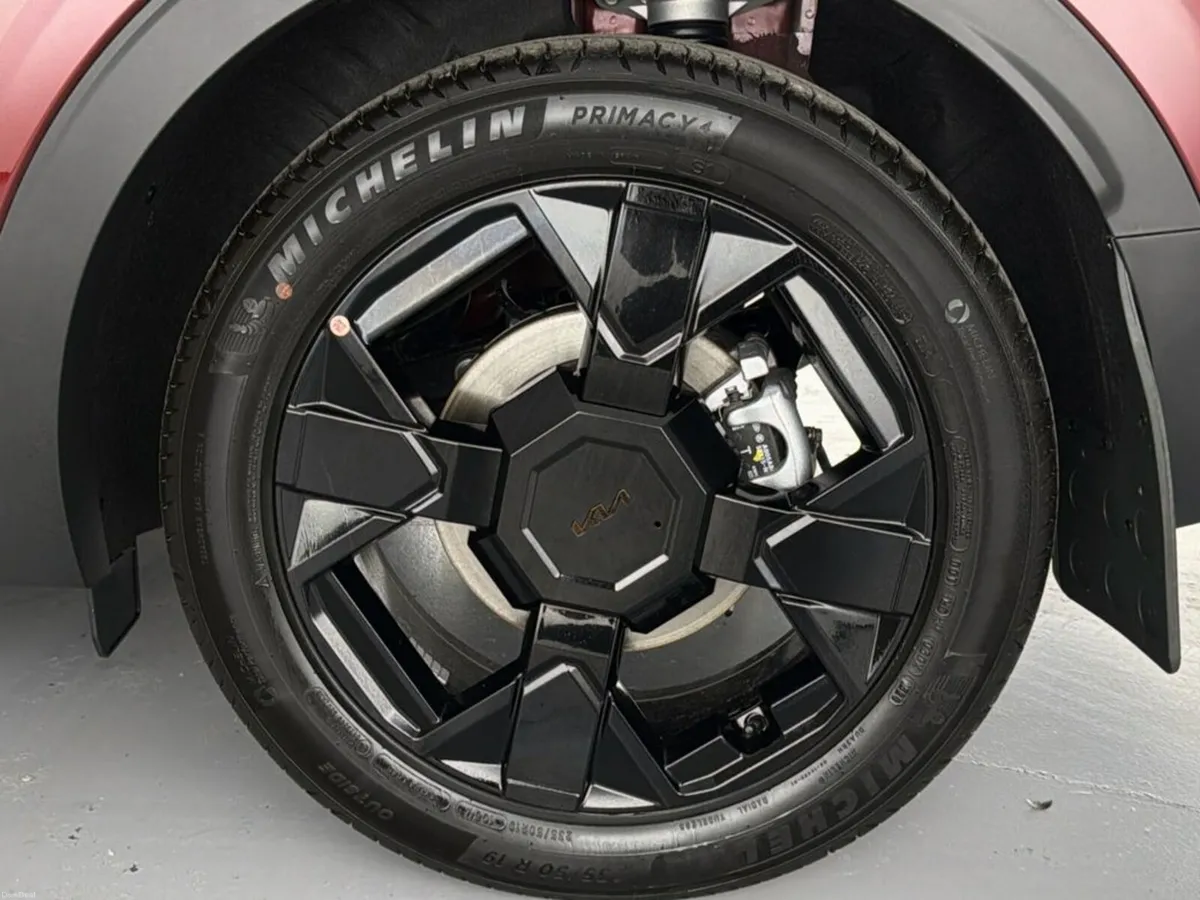 Kia Sportage PHEV Black Edition - Image 3