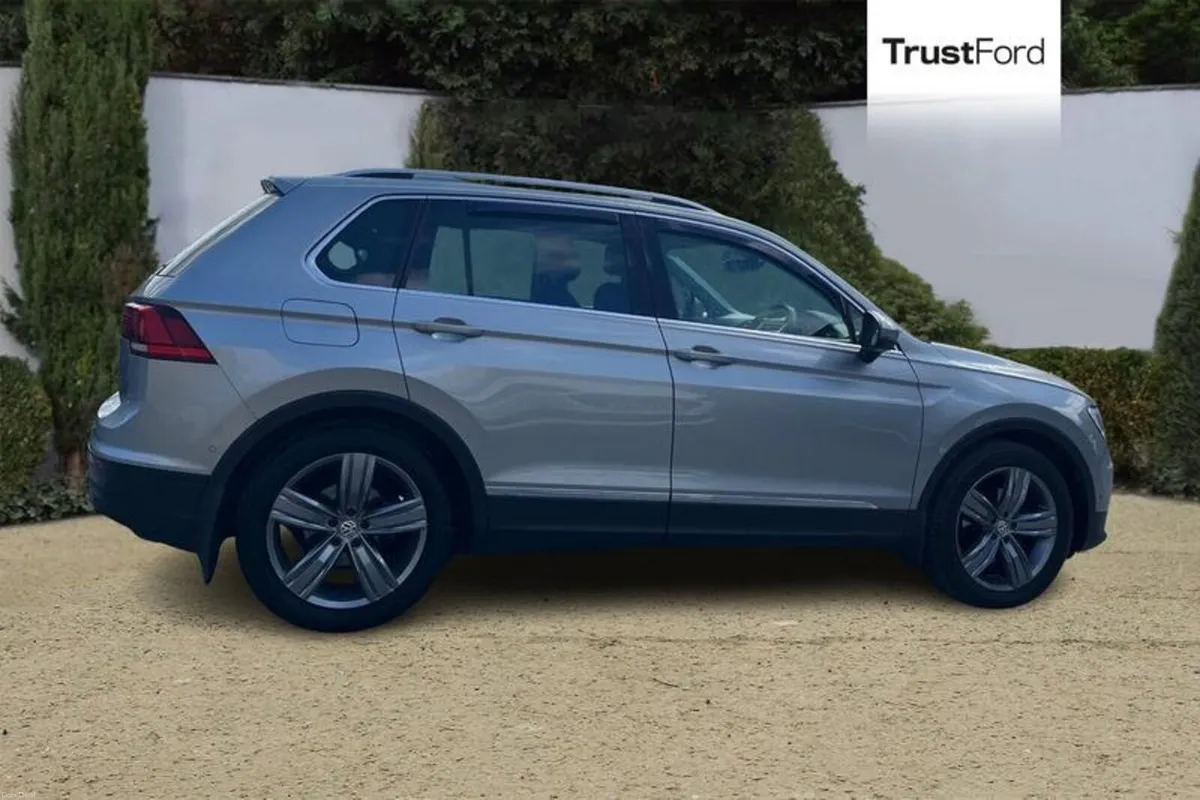 Volkswagen Tiguan 2.0 TDi 150 Match 5dr - Image 3