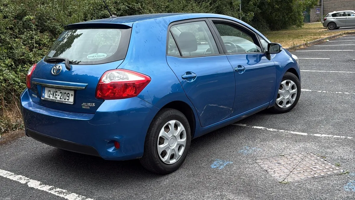 Toyota Auris NEW NCT & 1 OWNER - Image 5