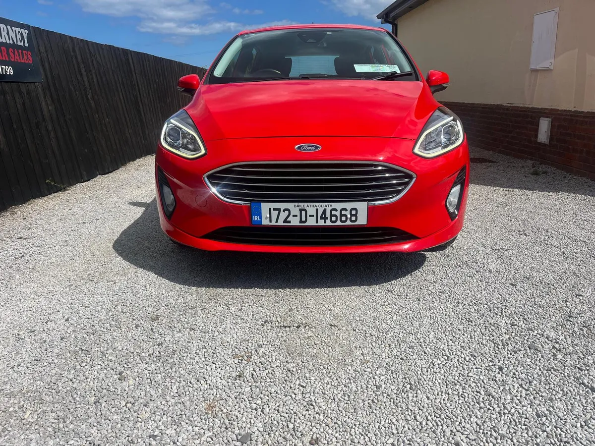 Ford Fiesta  Titanium 2017 - Image 2