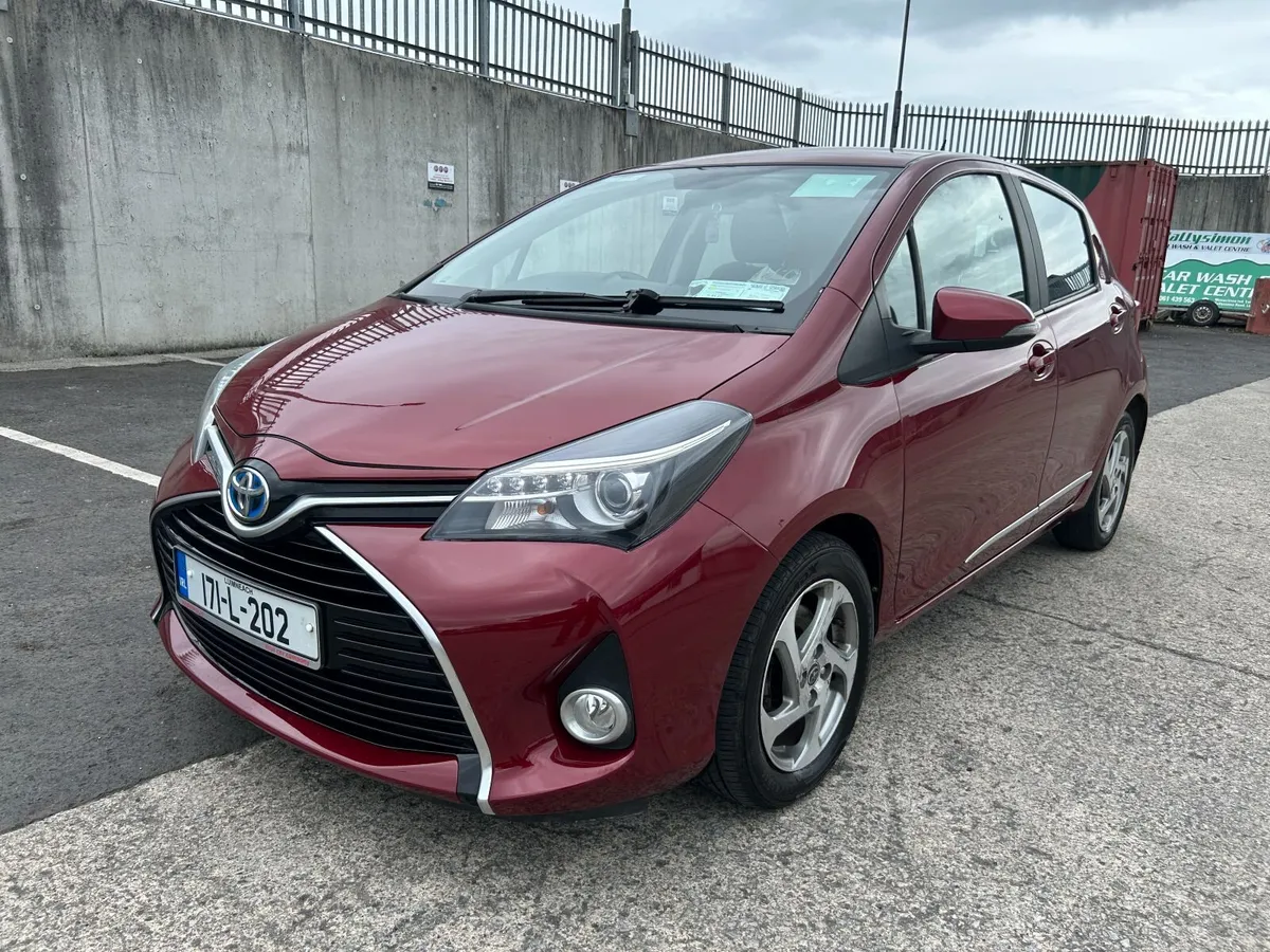 171 Toyota Yaris HYBRID new nct 05/28 tax 01/27 - Image 1