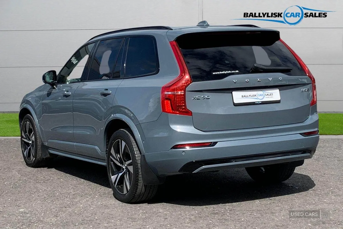 Volvo XC90 2.0 B5 MHEV 235PS Plus Diesel Hybrid Au - Image 2