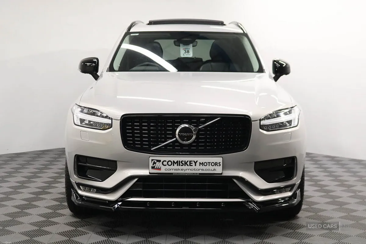 Volvo XC90 B5 MHEV Plus Auto 4WD - Image 2