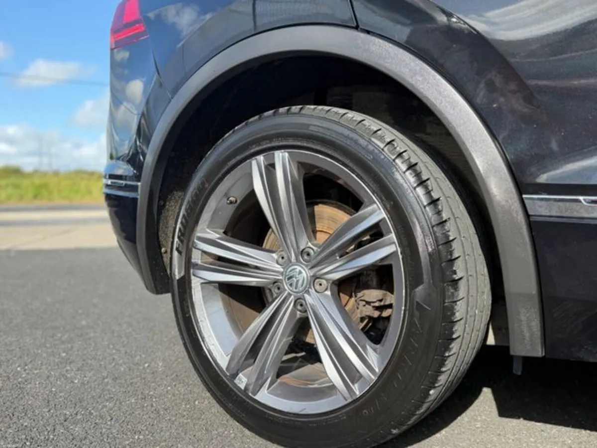 Volkswagen Tiguan R-Line 2.0tdi 150HP D7F 5DR - Image 5