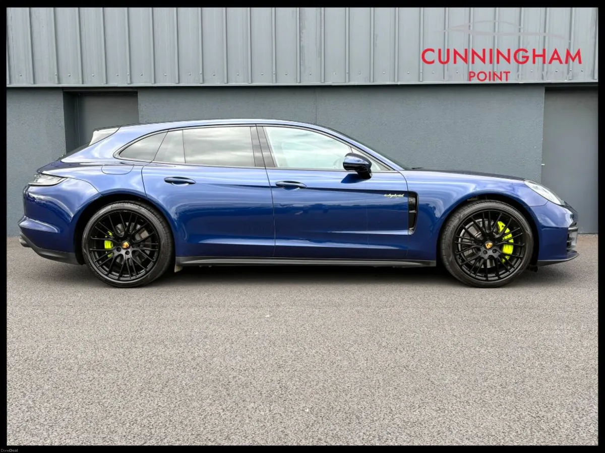 Porsche Panamera 4 e-hybrid Sport Turismo Platinum - Image 3
