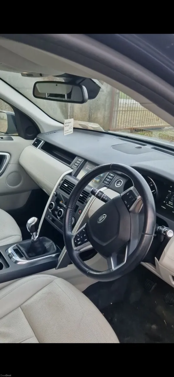 Land Rover Discovery Sport 2019 - Image 6