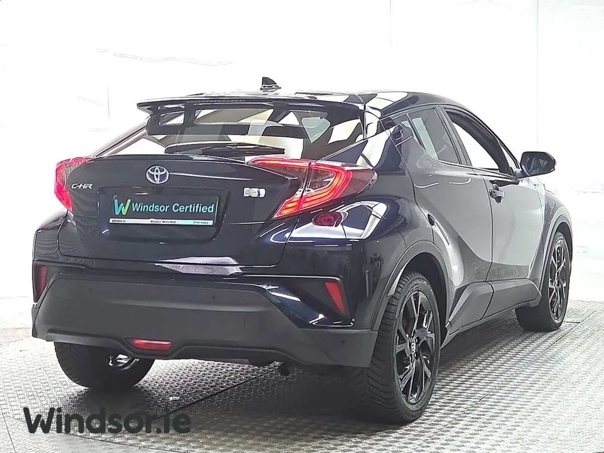 Toyota C-HR G Black edition Hybrid - Image 2