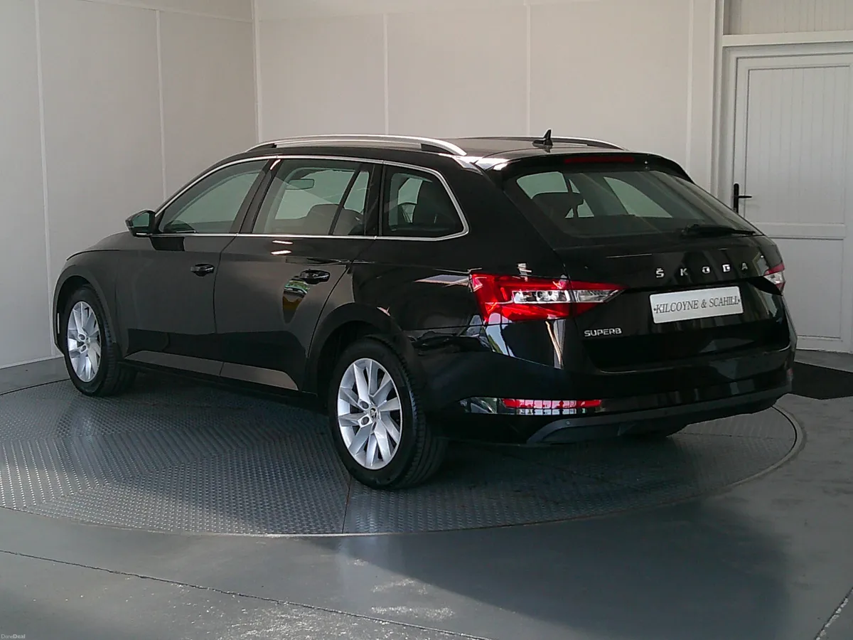 Skoda Superb 2022 - Image 5