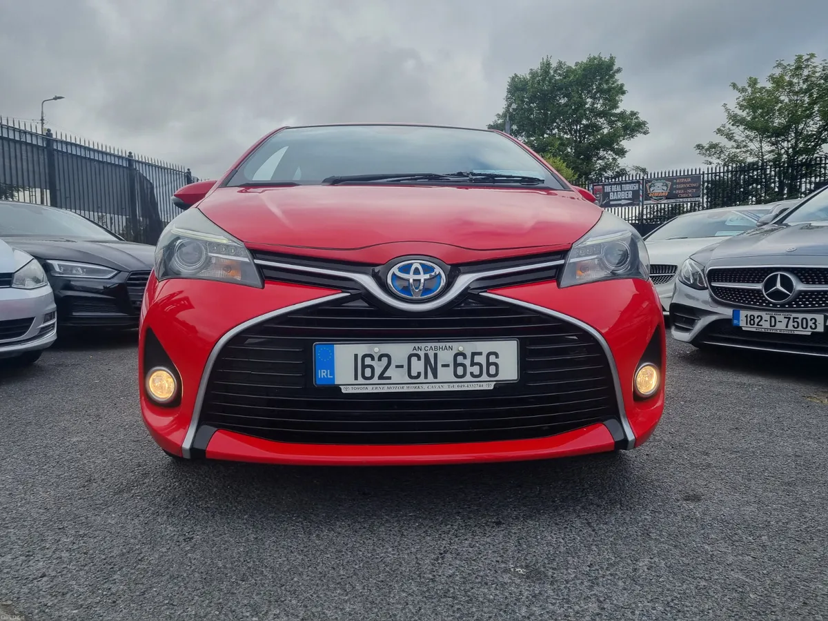 Toyota Yaris Hybrid 2016 - Image 4