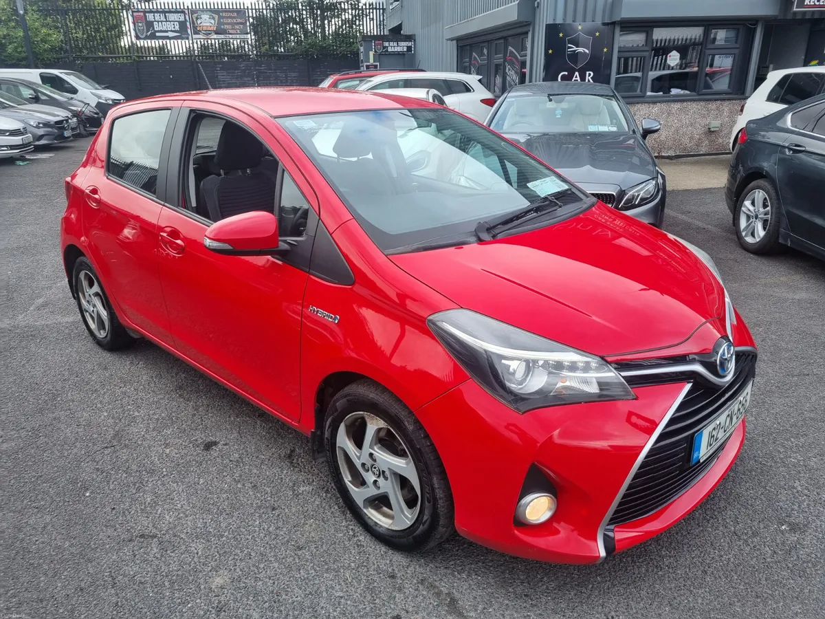 Toyota Yaris Hybrid 2016 - Image 3