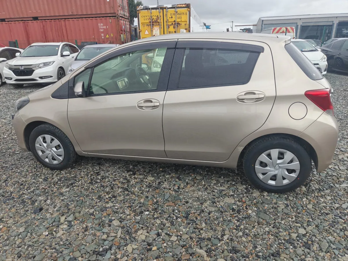 Toyota vitz 2015 - Image 3