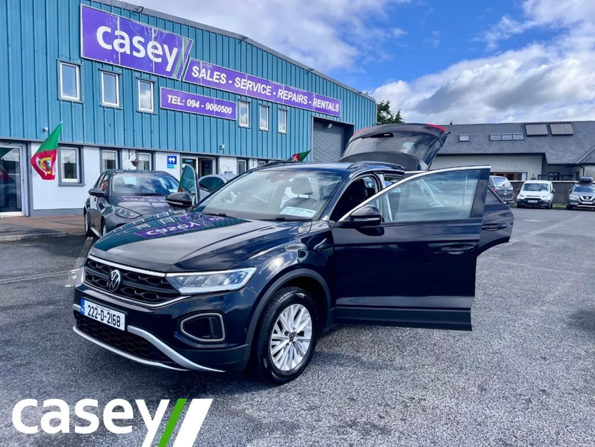 Volkswagen T-Roc LIFE 2.0 TDI MANUAL 6SPEED FWD 11 - Image 6