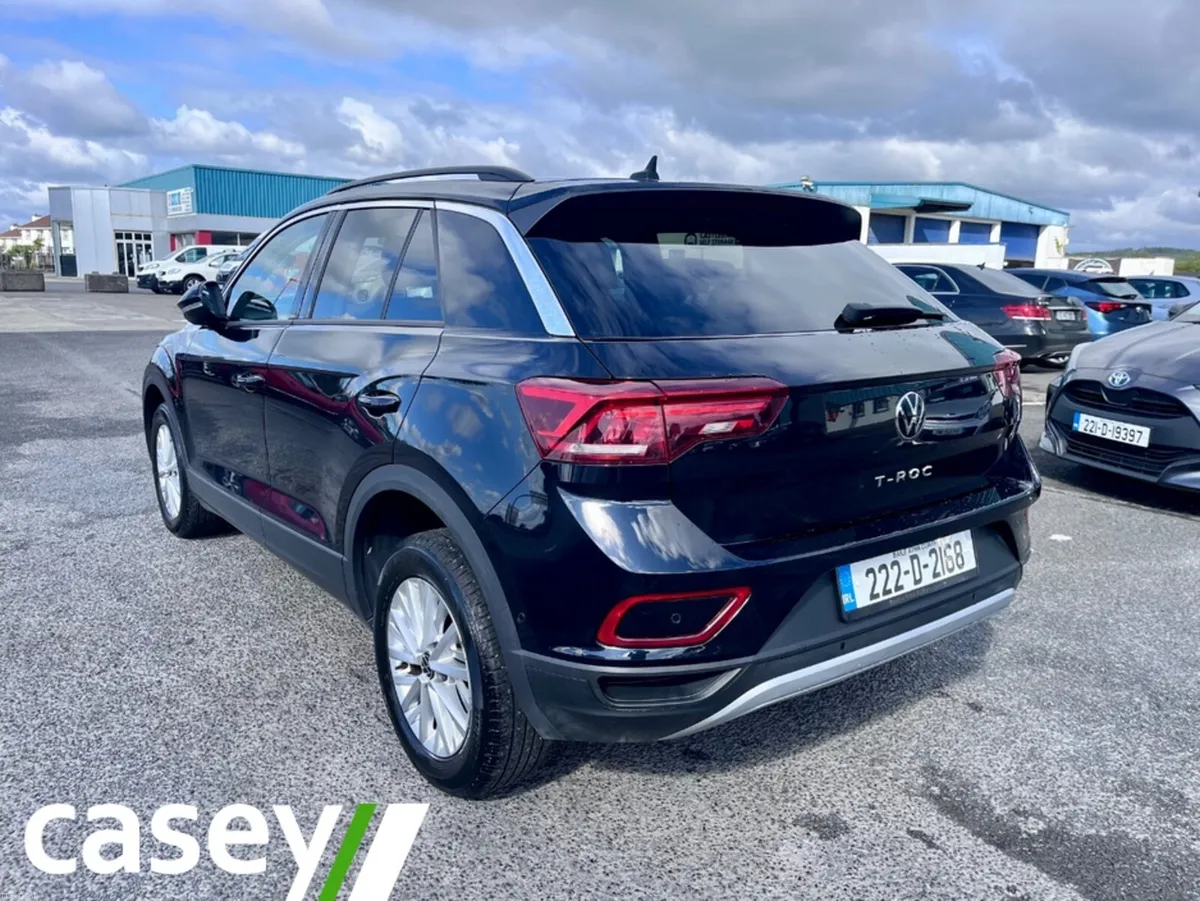 Volkswagen T-Roc LIFE 2.0 TDI MANUAL 6SPEED FWD 11 - Image 2