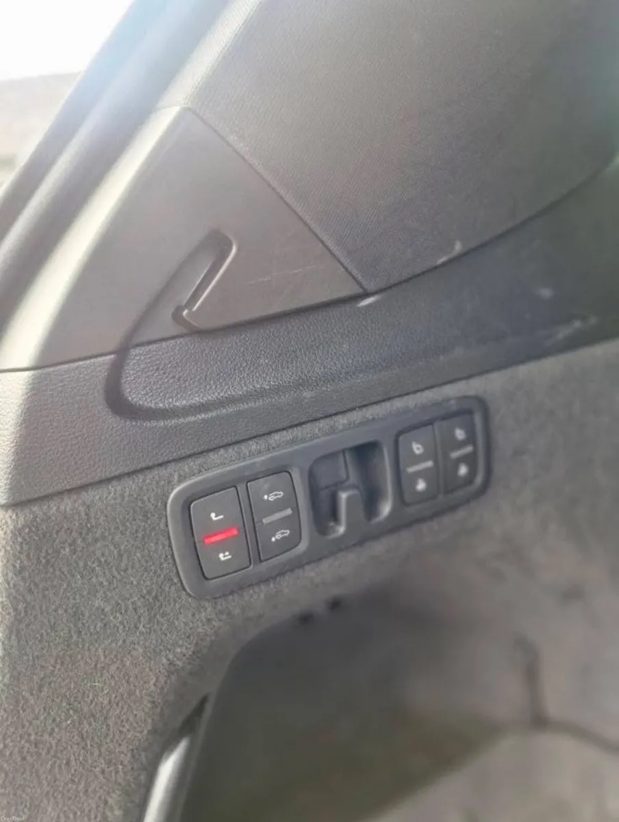 2015 Q7 3.0 TDI Sline Quattro - Image 5