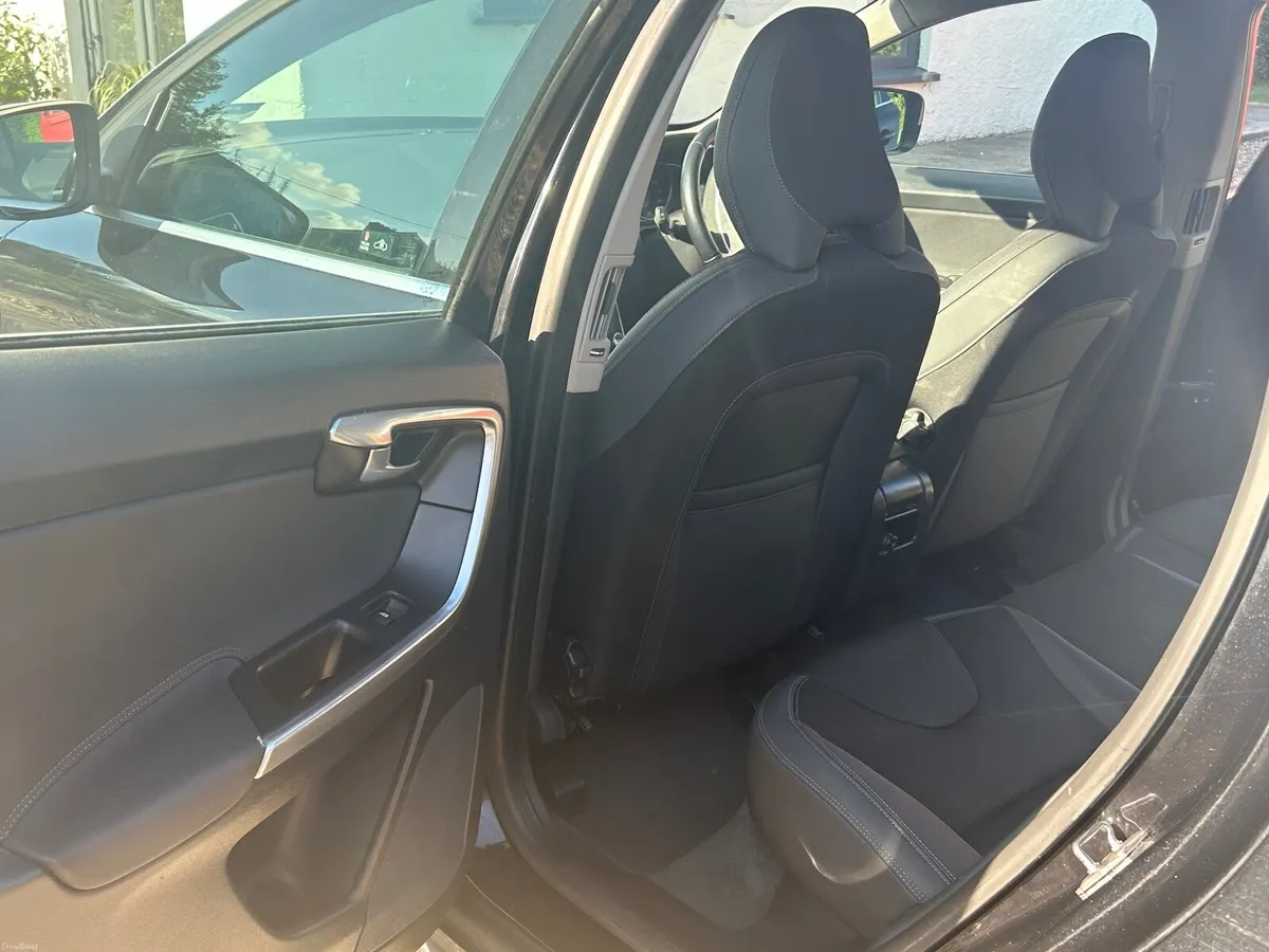 Volvo XC60 2L Diesel 2014 - Image 5