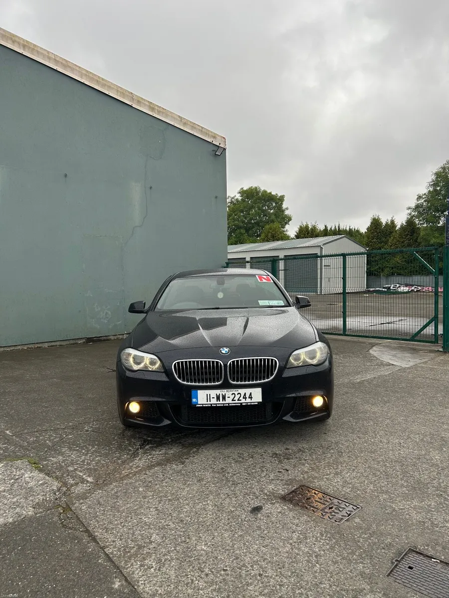 BMW 5-Series 2011 - Image 2