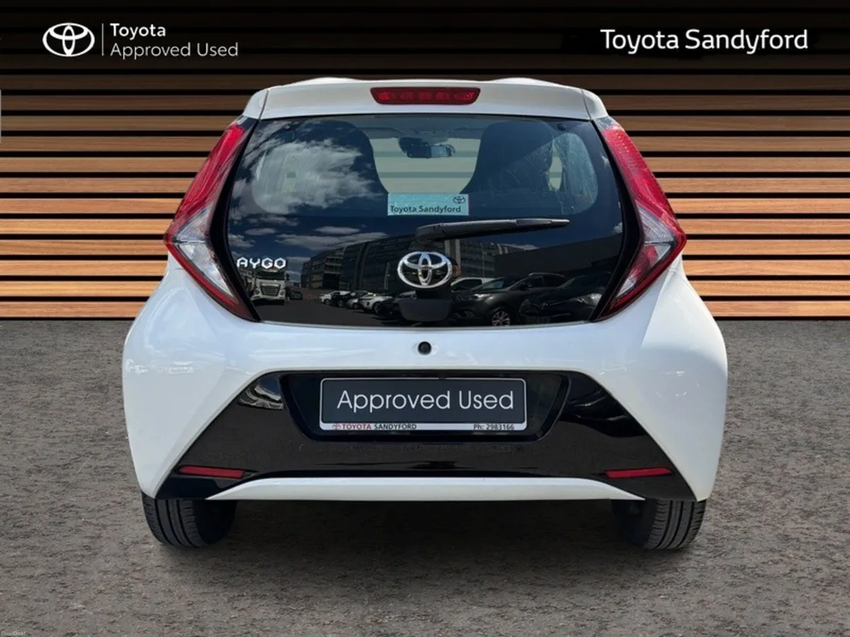 Toyota Aygo 1.0 5DR X-PLAY // REAR CAMERA // BLUET - Image 4