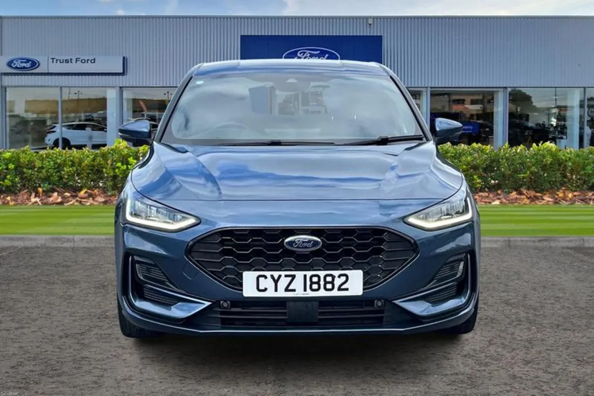 Ford Focus 1.0T EcoBoost ST-Line Hatchback 5dr - Image 6