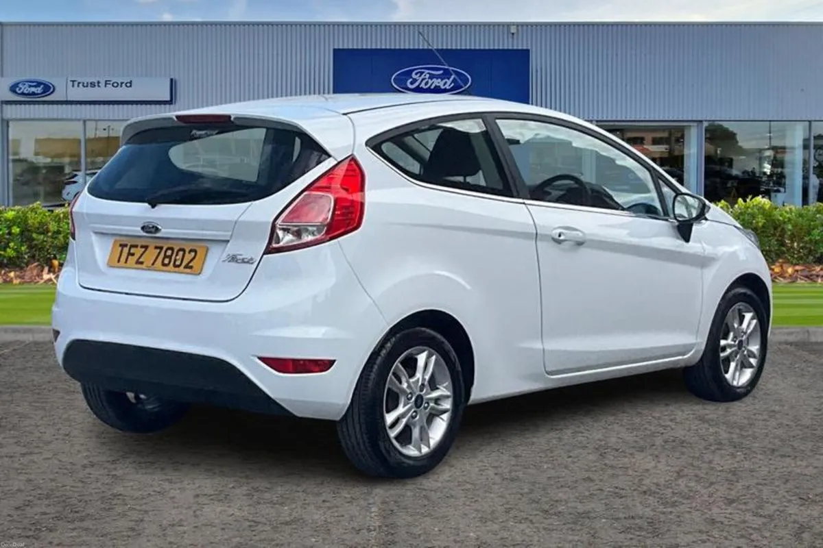 Ford Fiesta 1.25 82 Zetec 3dr - Image 4