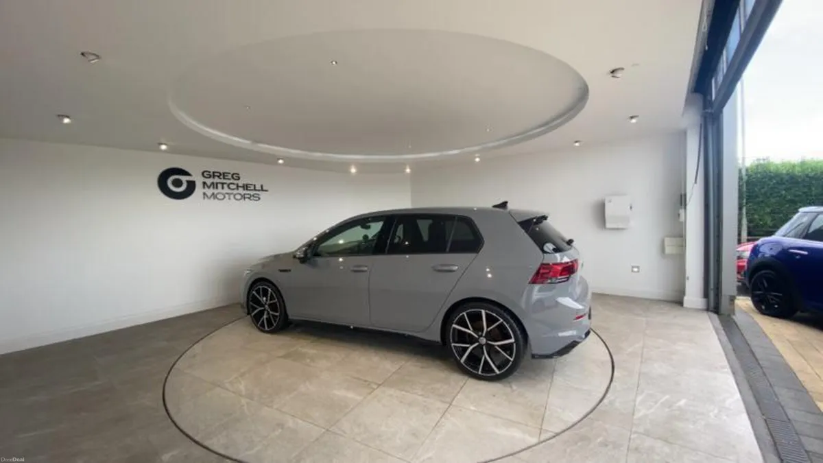 Volkswagen Golf 1.5 eTSI 150 R-Line 5dr DSG - Image 5