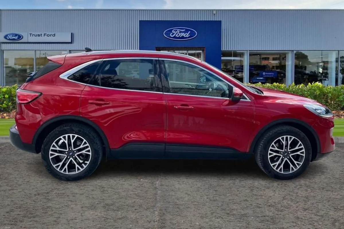 Ford Kuga 1.5 EcoBoost 150 Titanium 5dr - Image 3