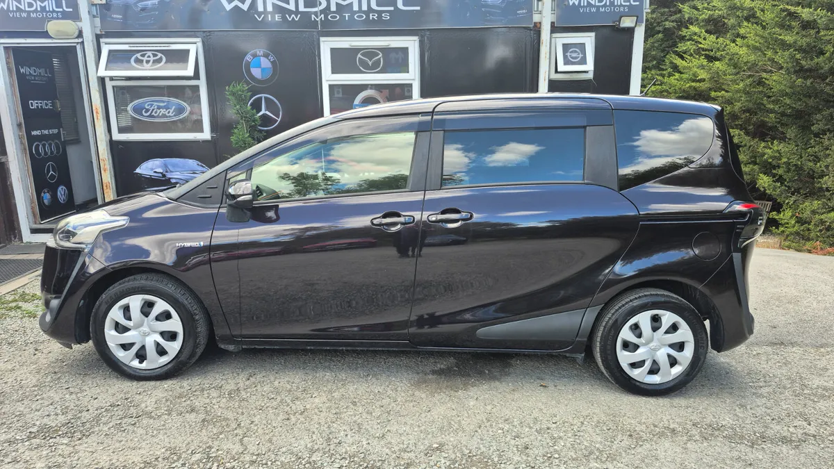 Toyota Sienta 1.5L Petrol Hybrid 2018 - Image 3