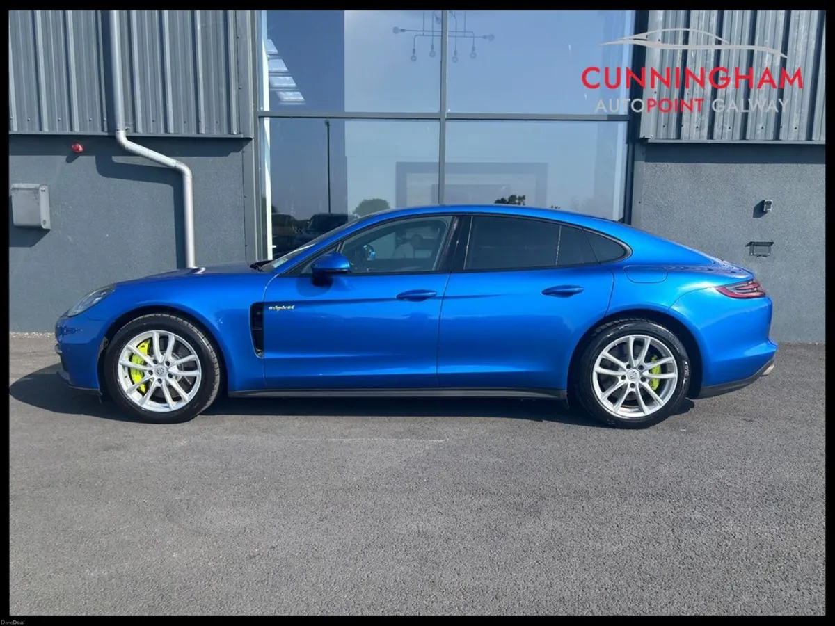 Porsche Panamera 4 e-hybrid Auto - Image 4