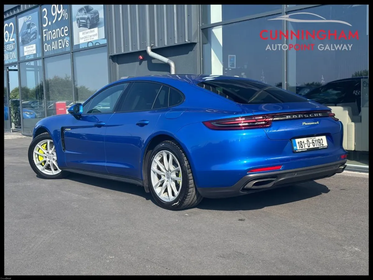 Porsche Panamera 4 e-hybrid Auto - Image 2