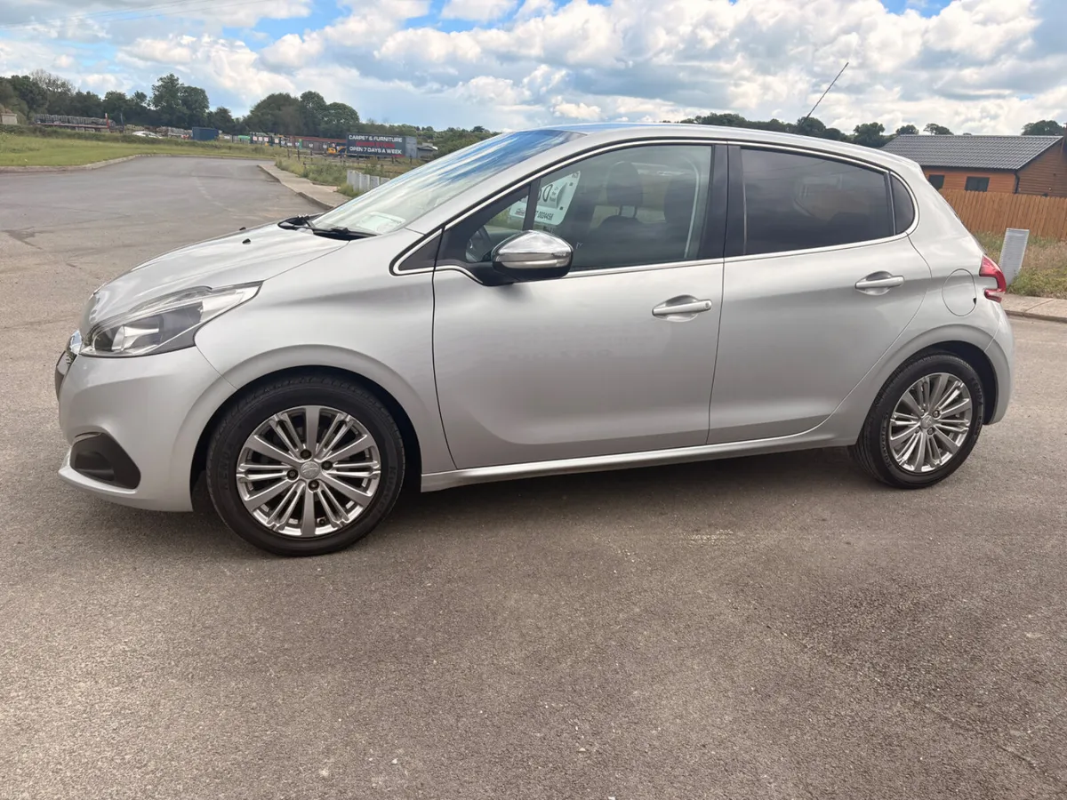 Peugeot 208 2018 - Image 6