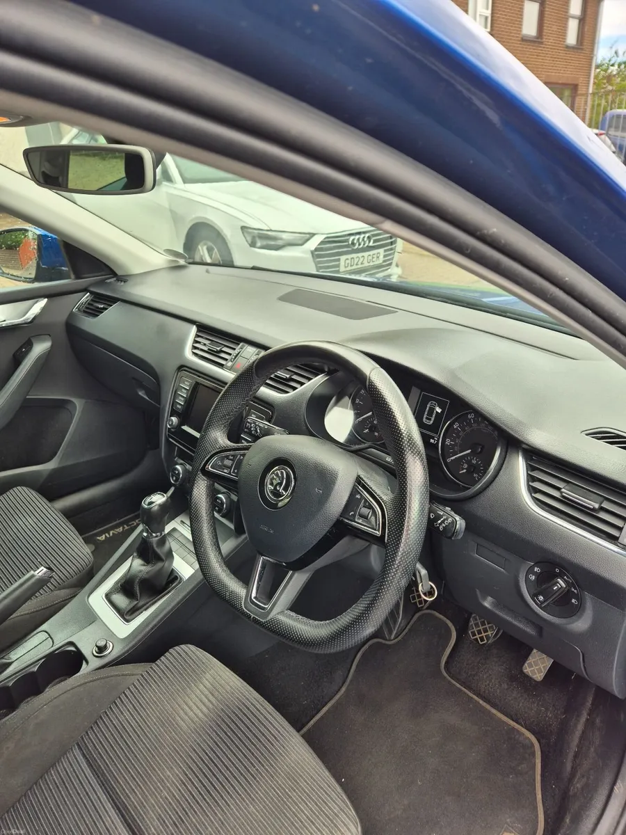 Skoda Octavia 2017 se sport tdi - Image 6