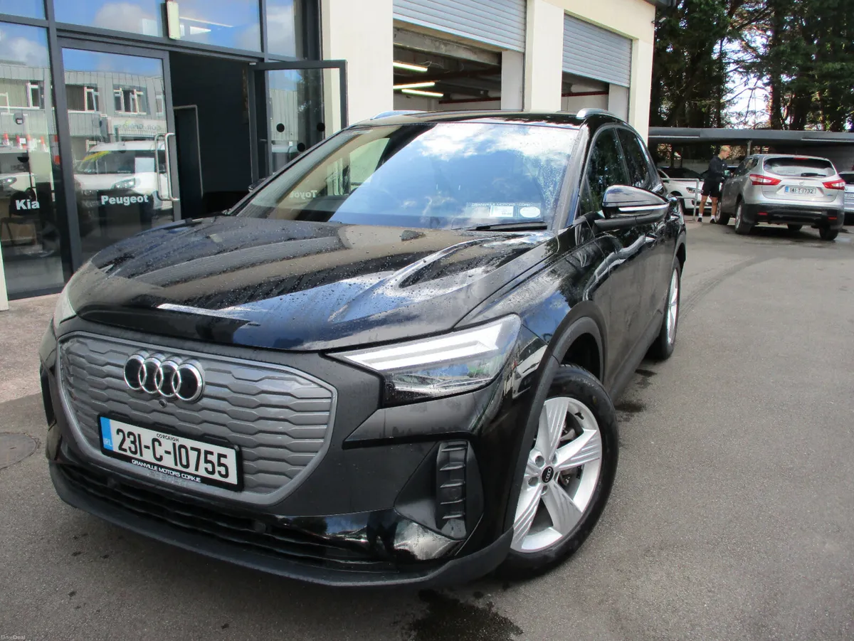 Audi e-tron 40 Advance 2023 - Image 1