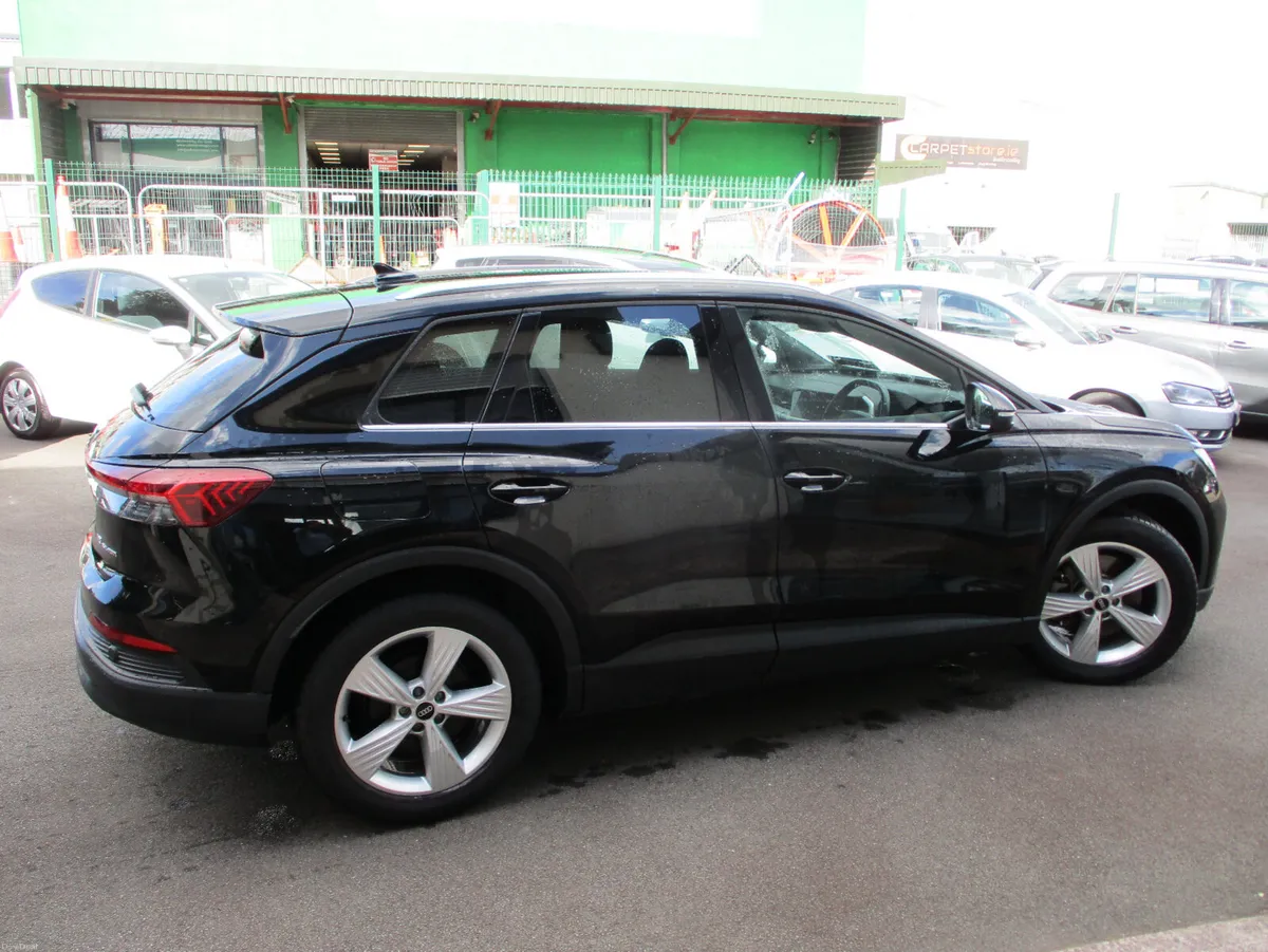 Audi e-tron 40 Advance 2023 - Image 4