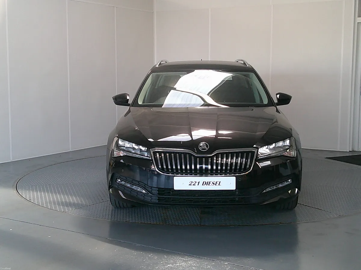 Skoda Superb 2022 - Image 2