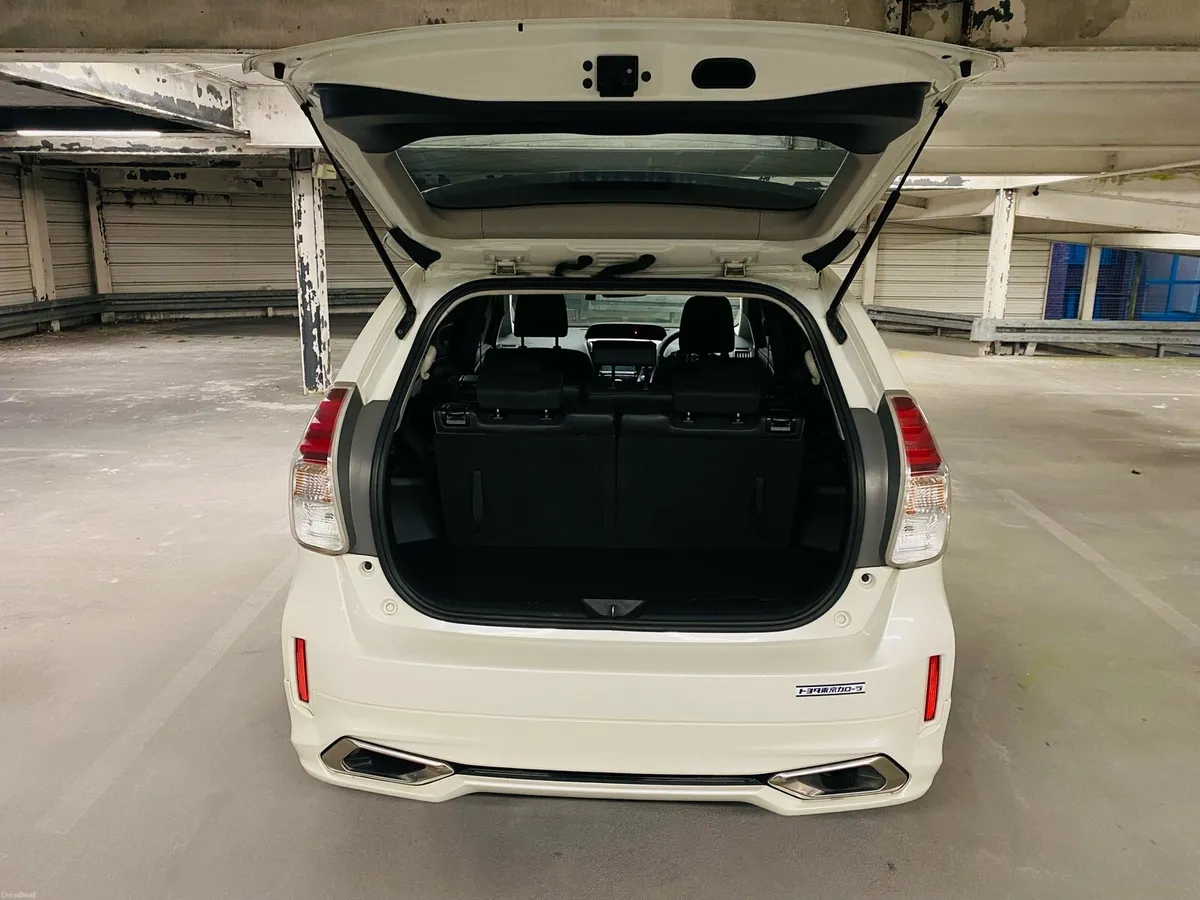 Toyota Prius Alph MODELLISTA HYBRID  7 seats - Image 5