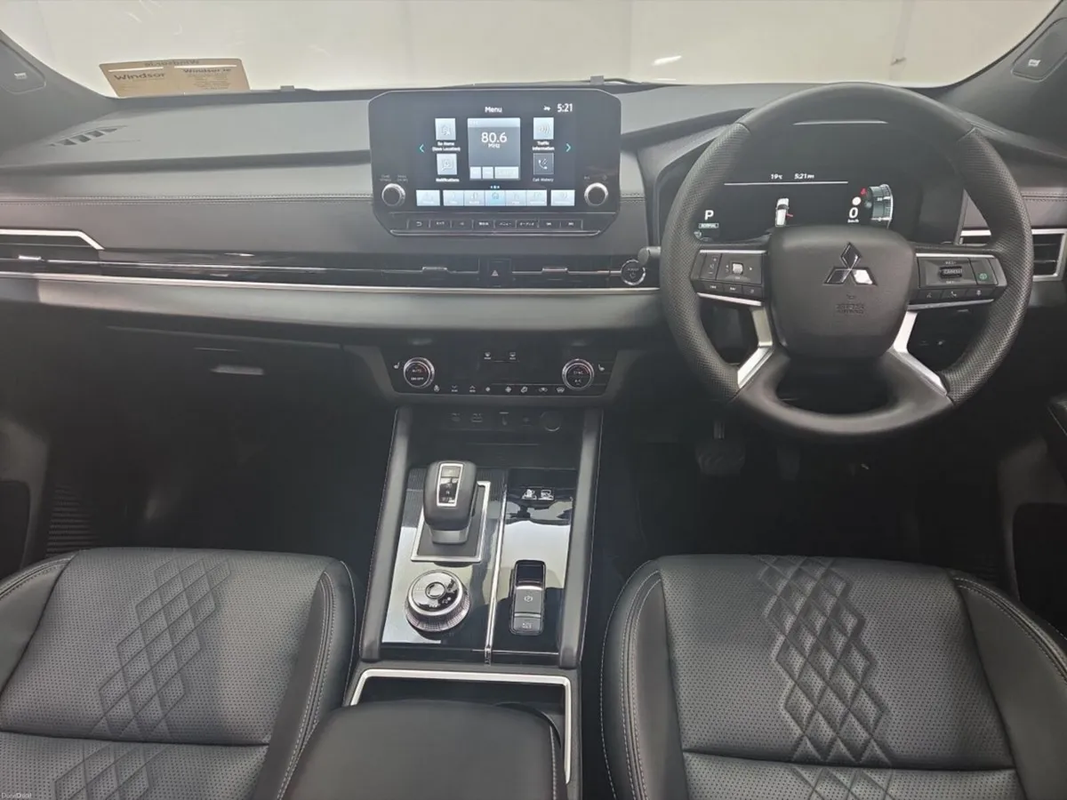 Mitsubishi Outlander 2.4 PHEV 248BHP 4WD 7 Seater - Image 3