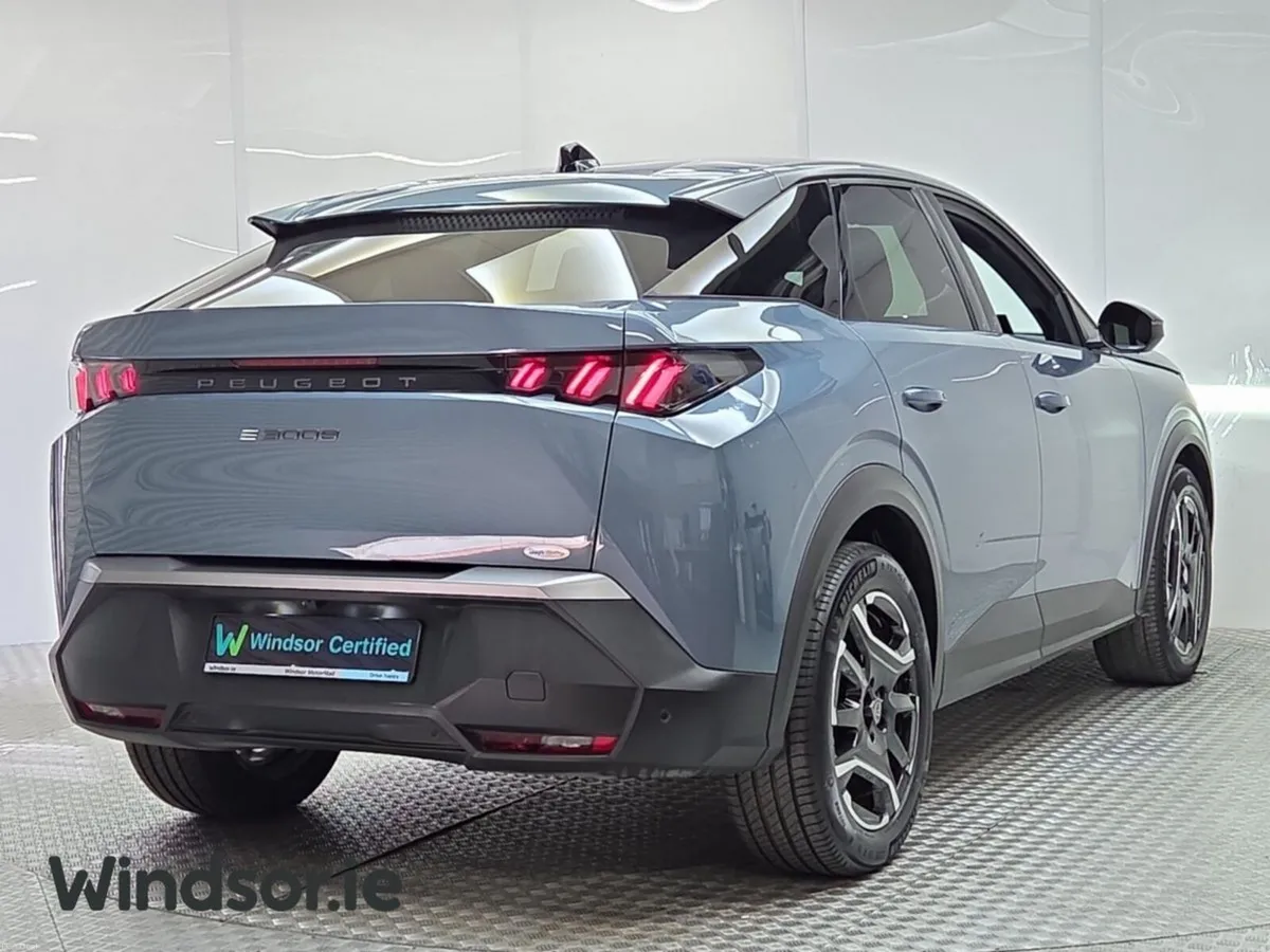 Peugeot 3008 Allure 73kWh EV - Image 2