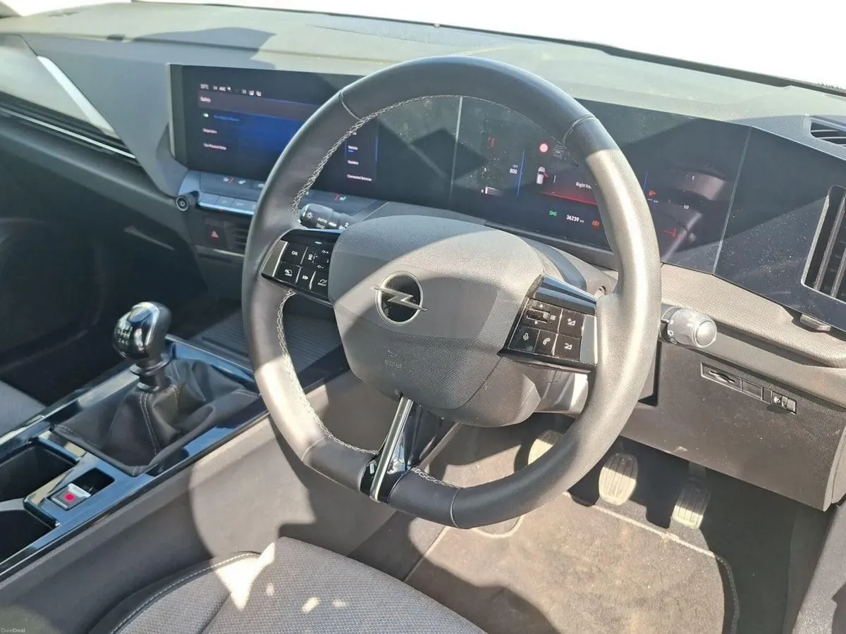Opel Astra Elegance 1.2 Turbo 110PS Petrol 6 Speed - Image 5