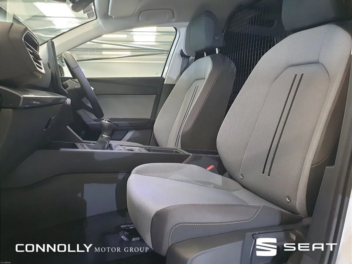 SEAT Leon Commercial - Image 5