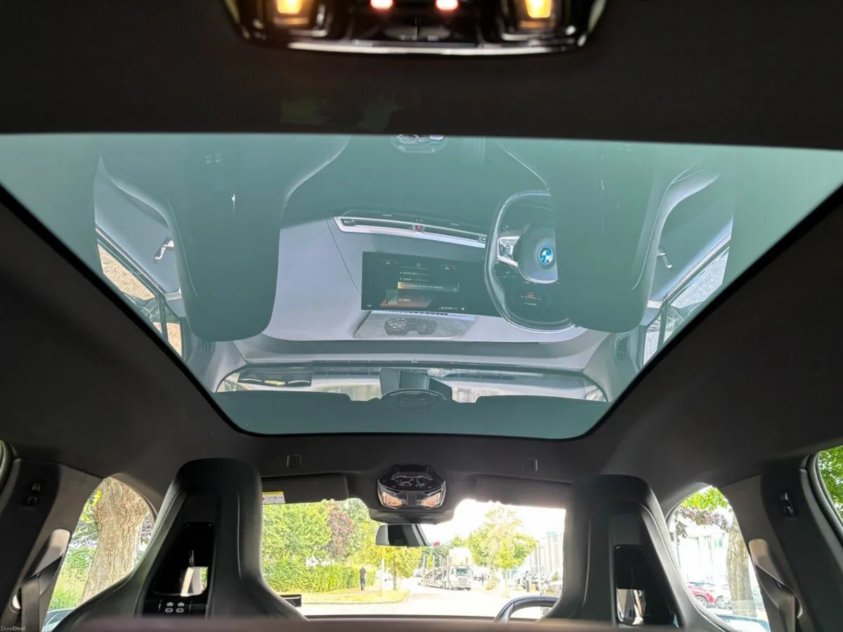 BMW iX M-SPORT 22" WHEELS SUNROOF SKY LOUNGE - Image 3