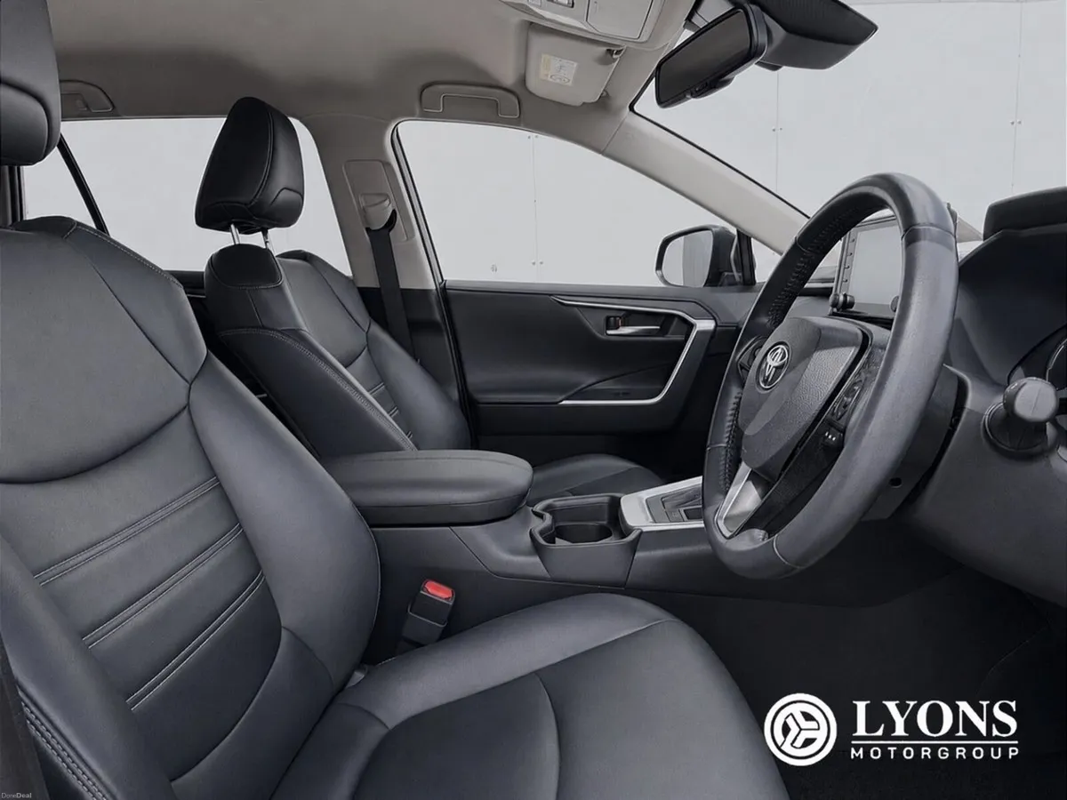 Toyota RAV4 2.5 Hybrid Sol 2WD - Image 3