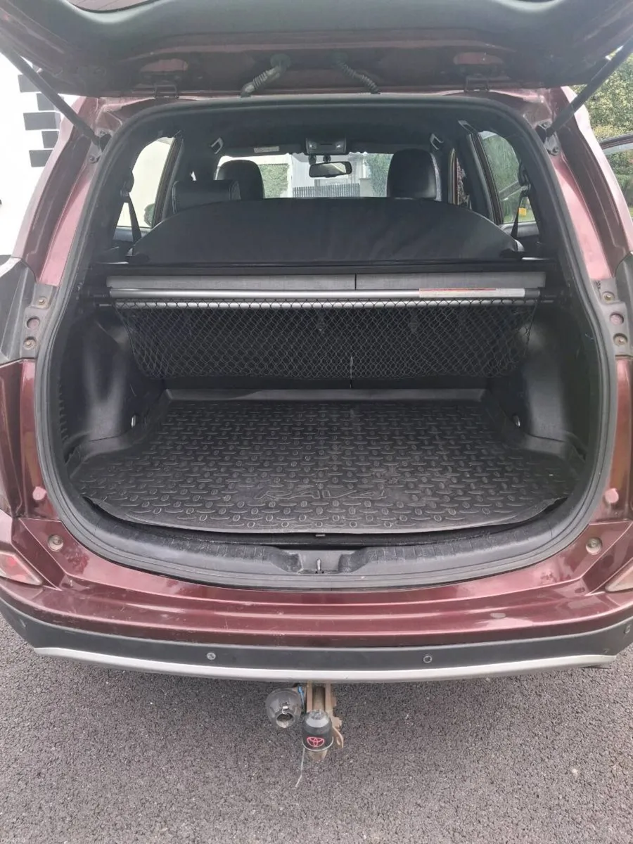 Car - Image 6