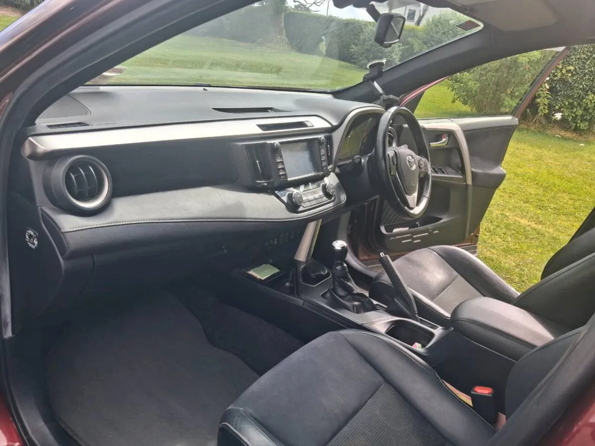 Car - Image 4