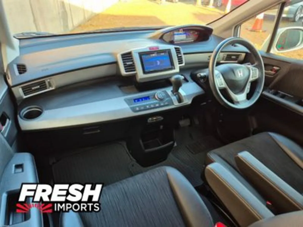 HONDA FREED HYBRID LOW KM - Image 6